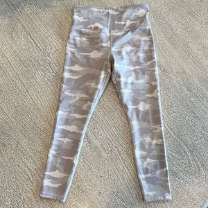 Athleta Elation 7/8 Camo leggings. NWOT